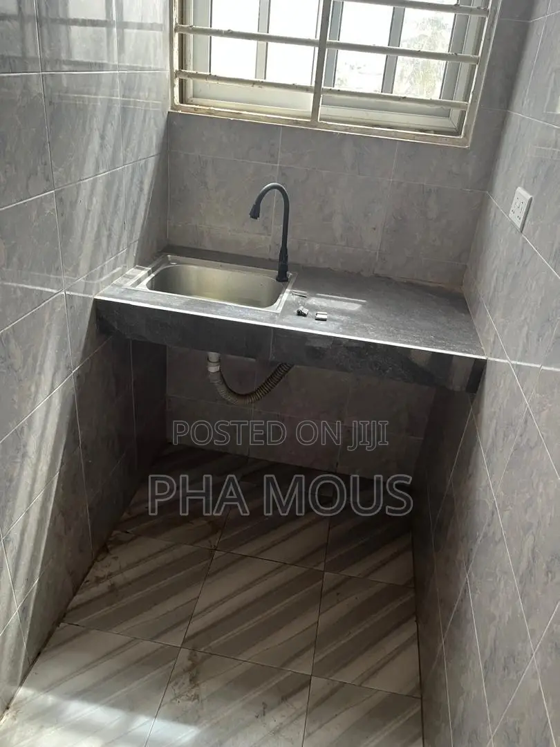 1bdrm Apartment in Israel Park for rent