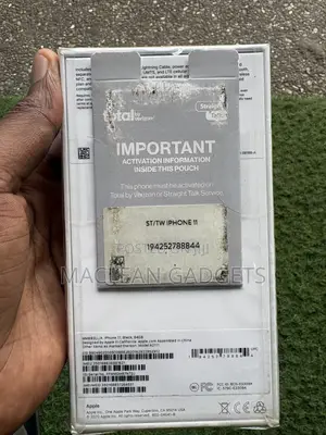 New Apple iPhone 11 64 GB Black