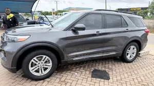 Ford Explorer XLT 4x4 2020 Gray