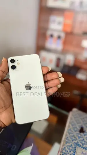 New Apple iPhone 11 128 GB White
