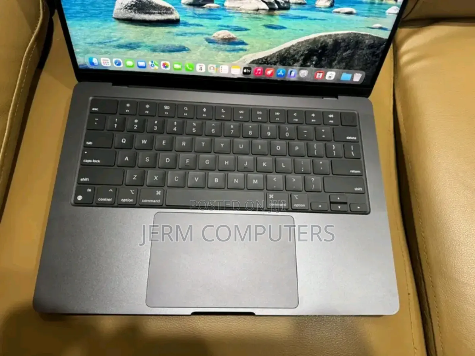 Laptop Apple MacBook Pro 2023 M3 Pro 14-inch 36GB Apple M3 Pro SSD 1T