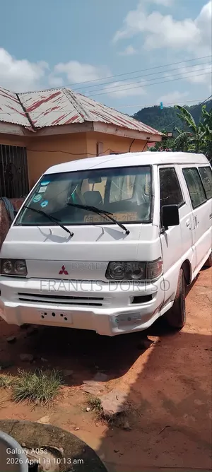 Hyundai H-100 2004 White