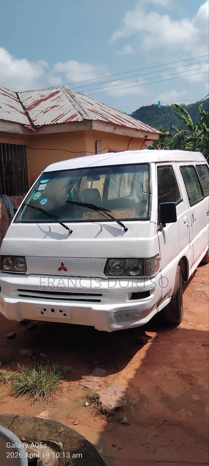 Hyundai H-100 2004 White