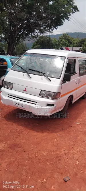Hyundai H-100 2004 White