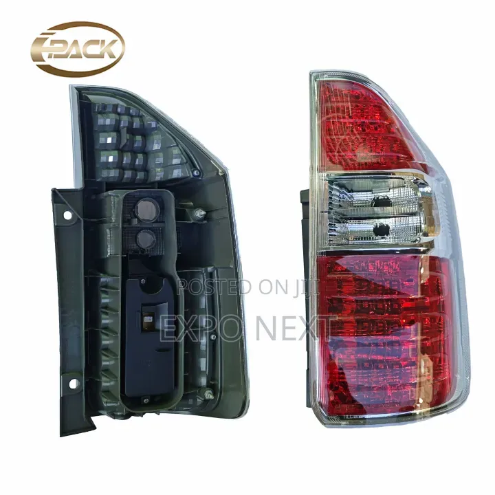Toyota Noah Voxy 2007-2008 Tail Light