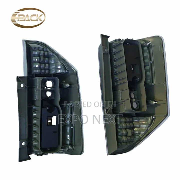 Toyota Noah Voxy 2007-2008 Tail Light