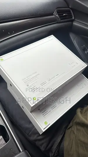 New Laptop Apple MacBook Pro 2025 M5 14-inch 16GB Apple M5 SSD 1T