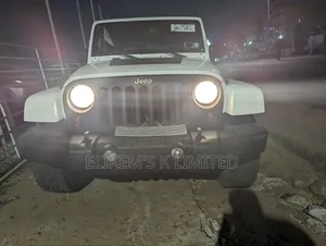 Jeep Wrangler Sahara 2013 White