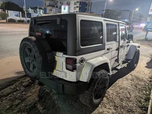 Jeep Wrangler Sahara 2013 White