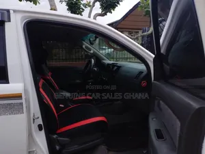 Toyota Hilux 2012 White