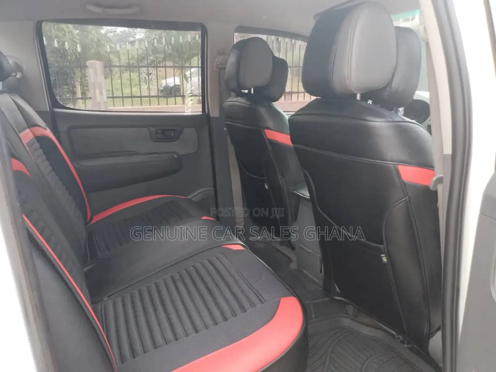 Toyota Hilux 2012 White