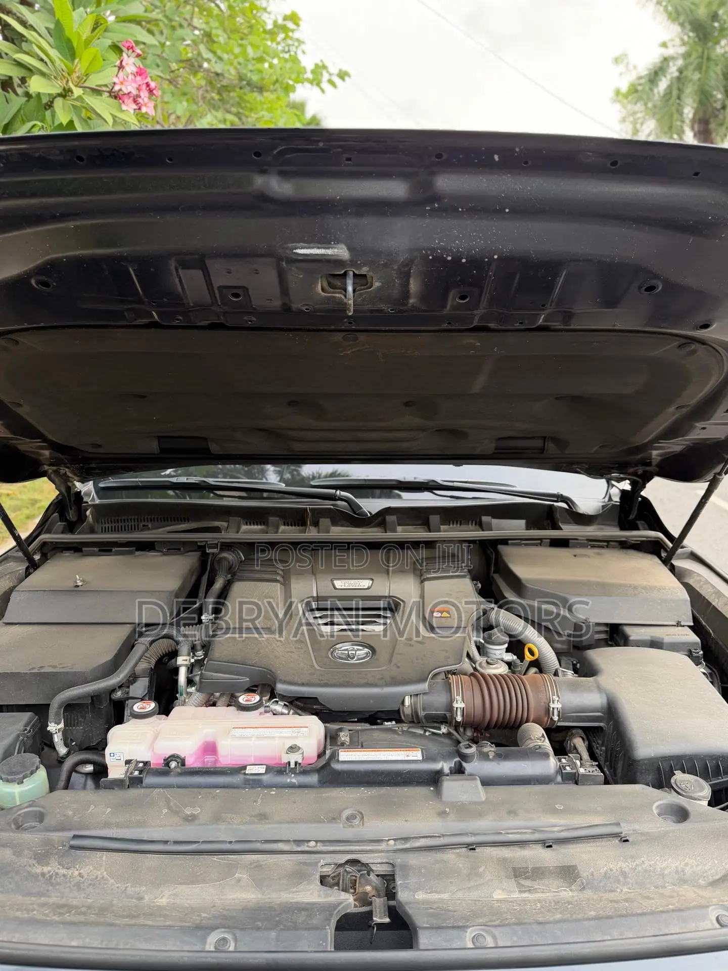 Toyota Land Cruiser LC300 2025 Black