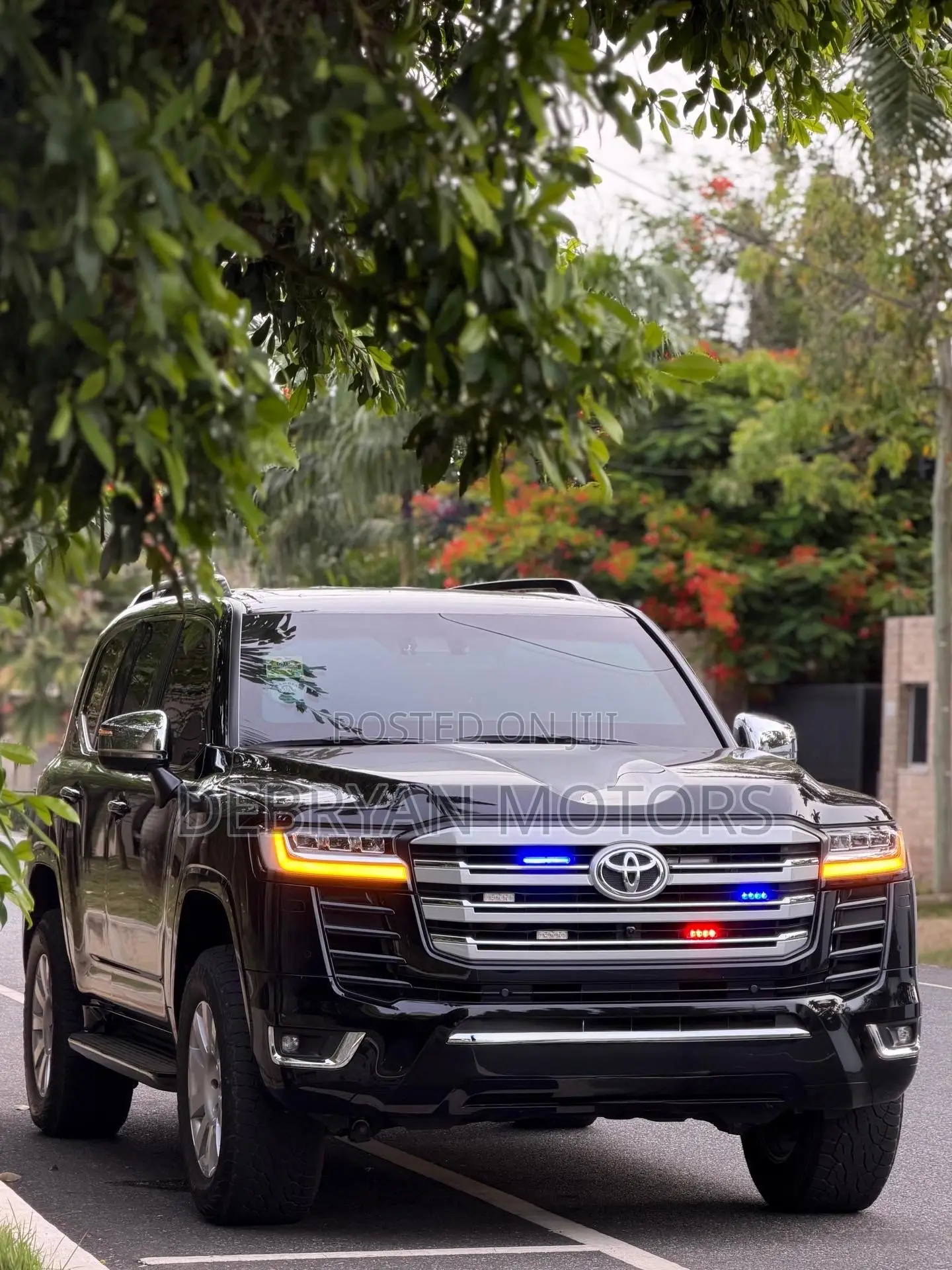 Toyota Land Cruiser LC300 2025 Black