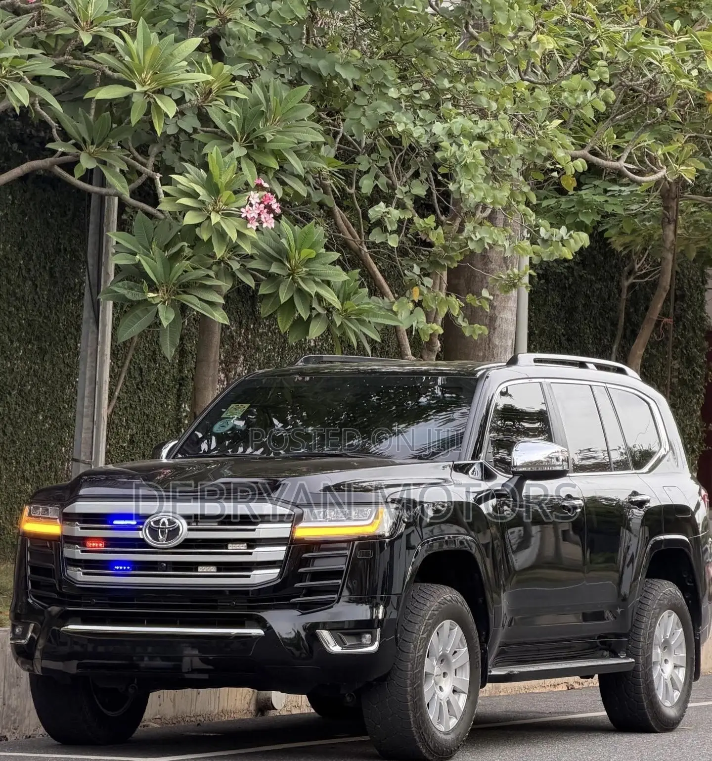 Toyota Land Cruiser LC300 2025 Black
