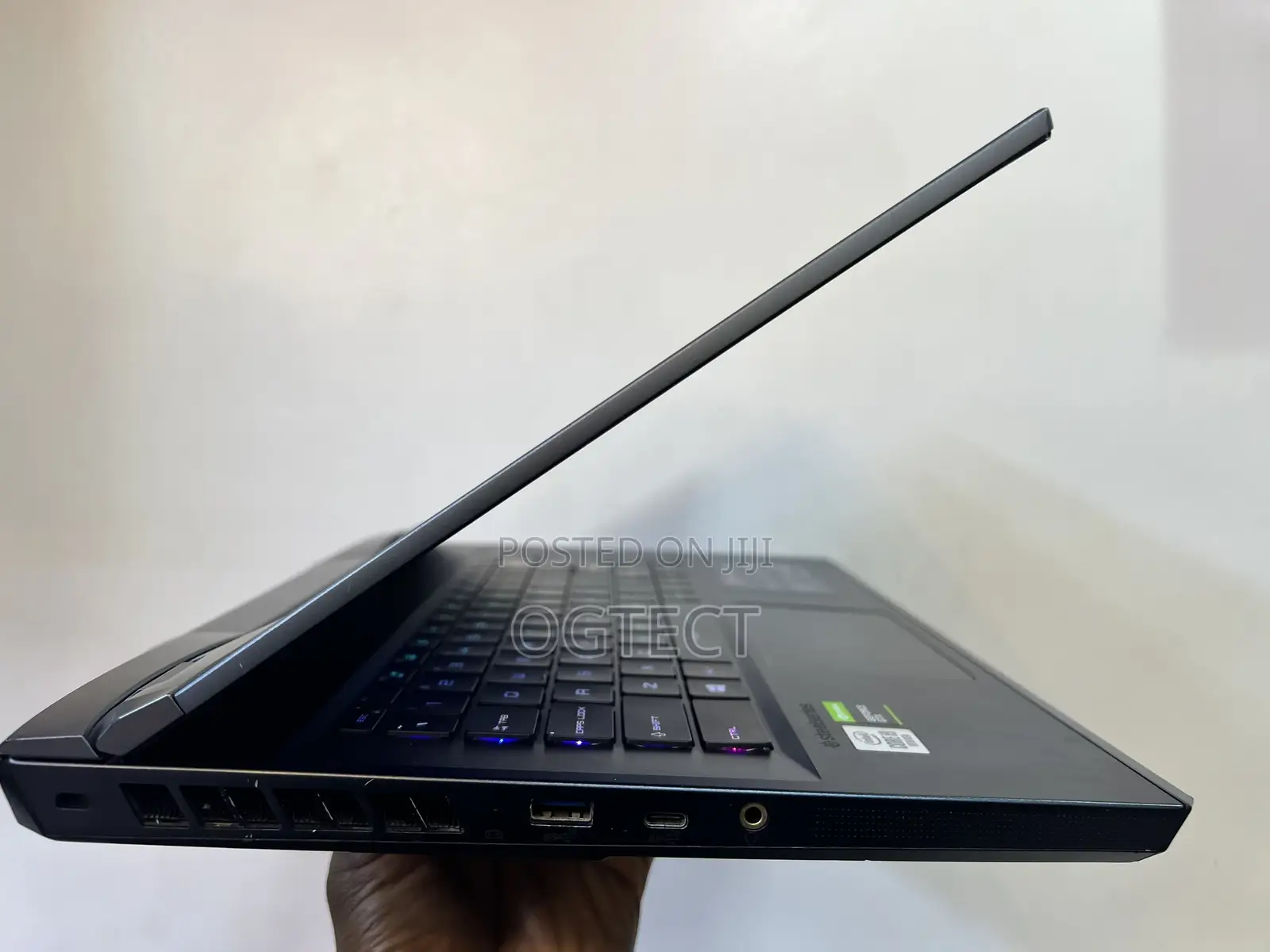 Laptop MSI GE66 Raider 10SGS 16GB Intel Core i9 SSD 512GB