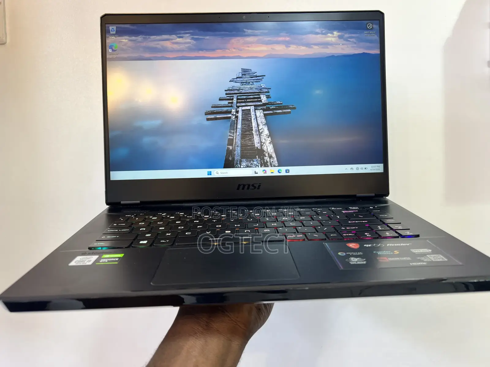 Laptop MSI GE66 Raider 10SGS 16GB Intel Core i9 SSD 512GB