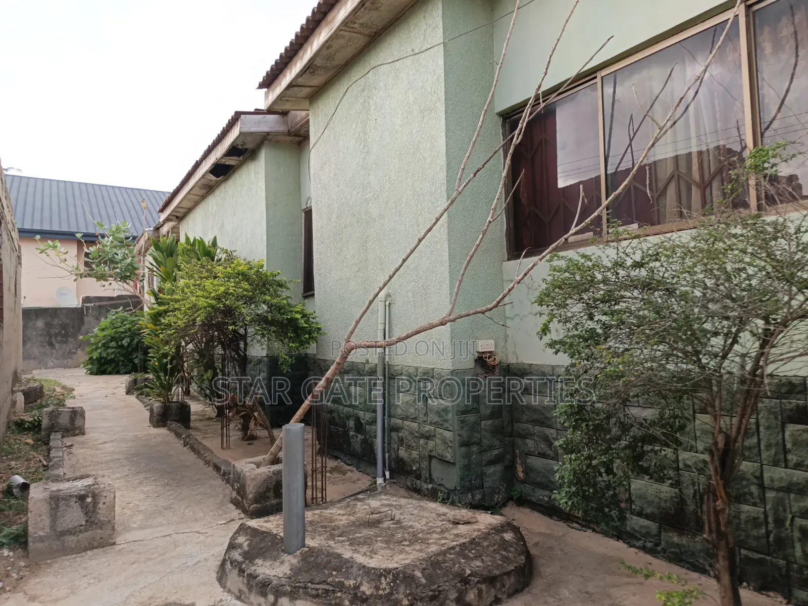 5bdrm House in Breman West ( Suame,, Kumasi Metropolitan for sale