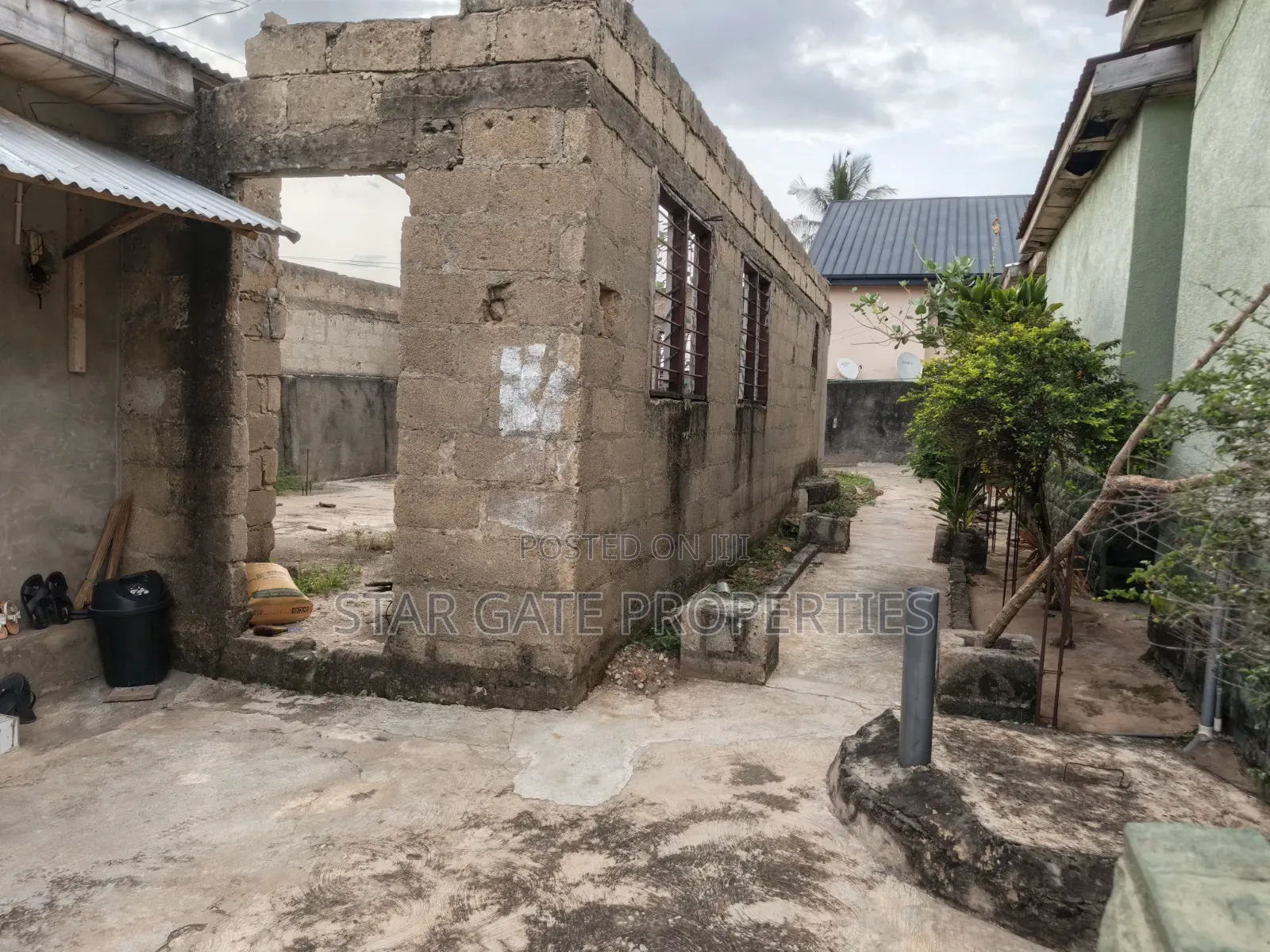 5bdrm House in Breman West ( Suame,, Kumasi Metropolitan for sale