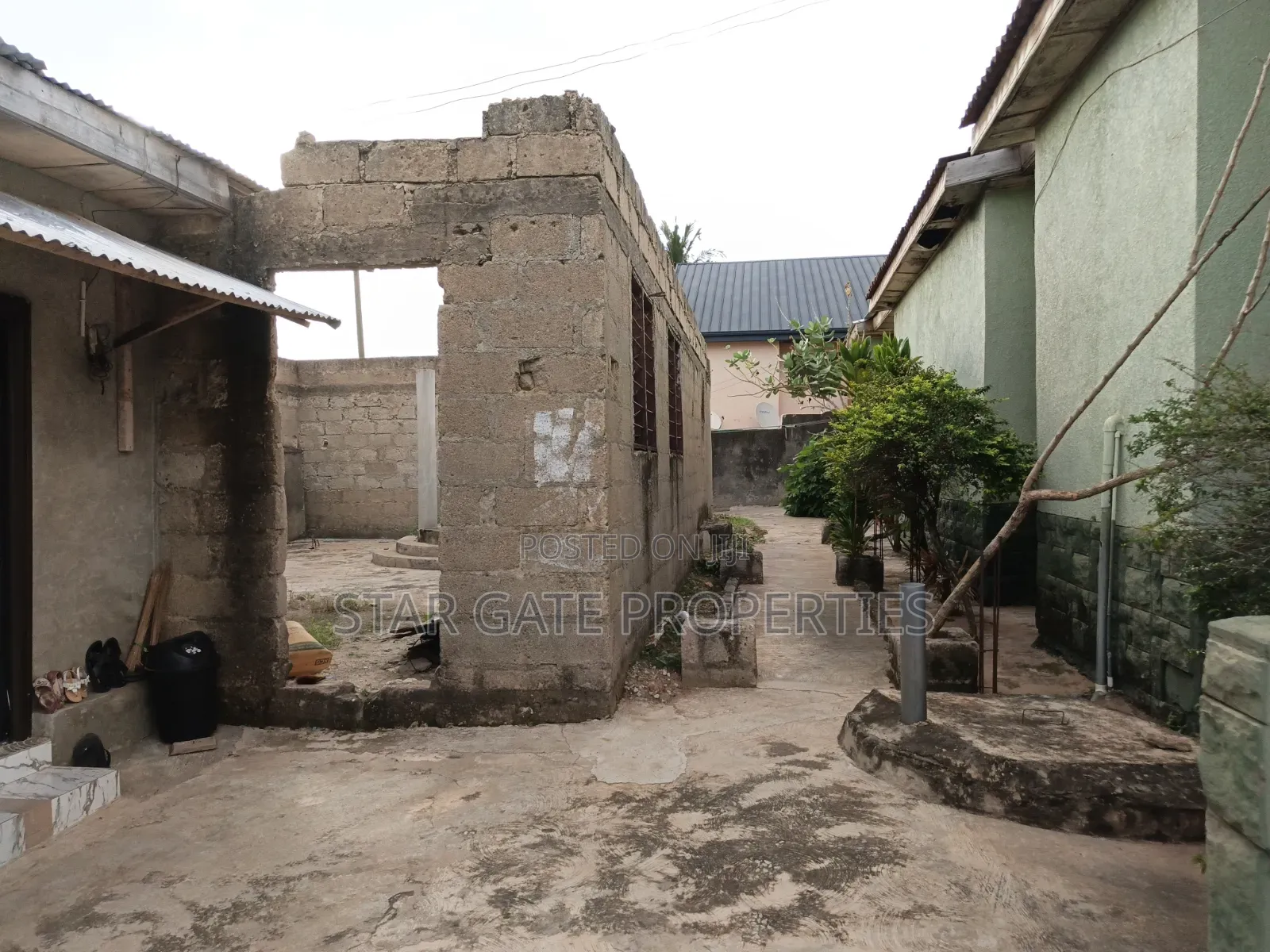 5bdrm House in Breman West ( Suame,, Kumasi Metropolitan for sale
