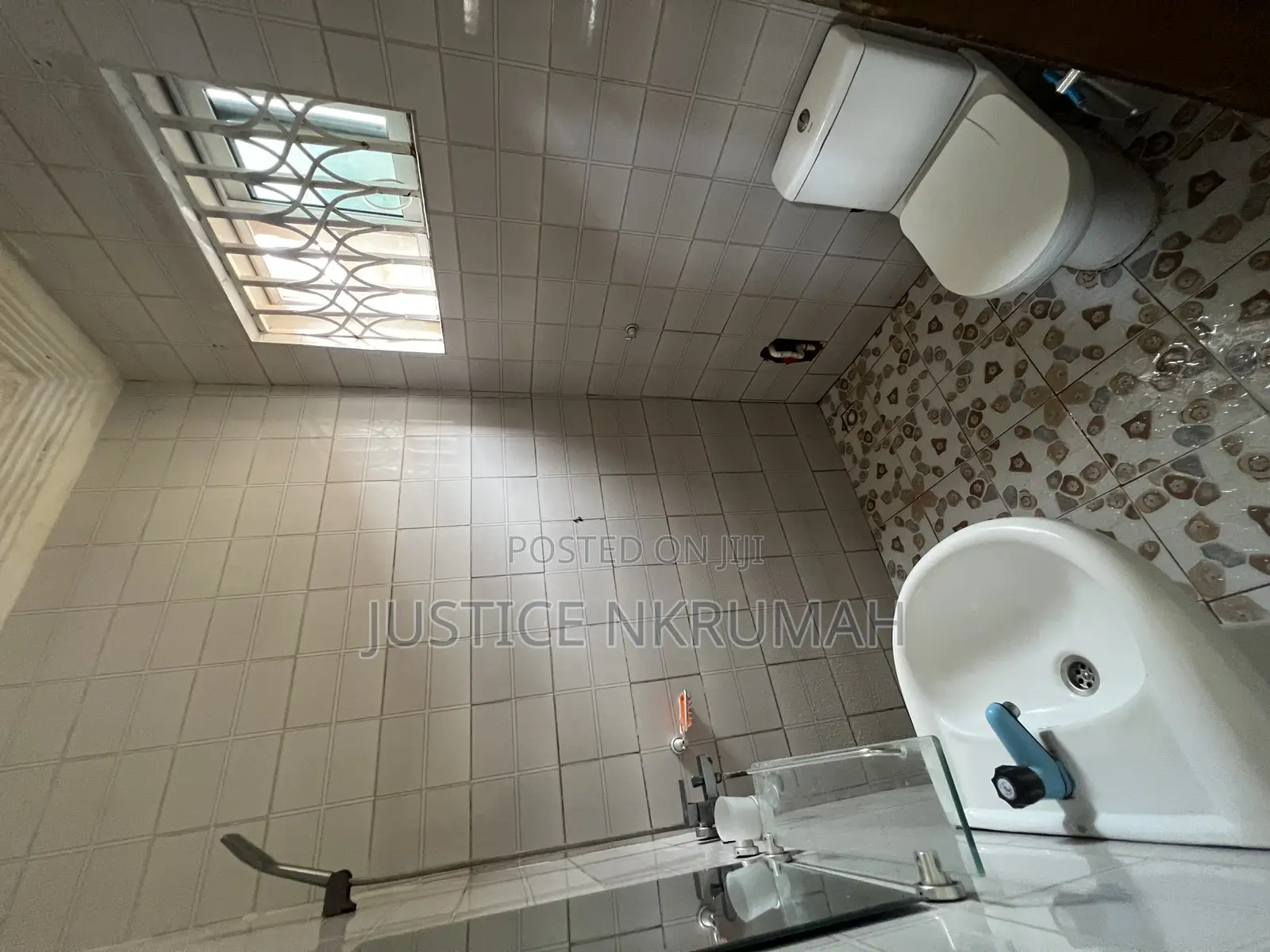 1bdrm Apartment in Mr Justice Estate, Bortiano for rent