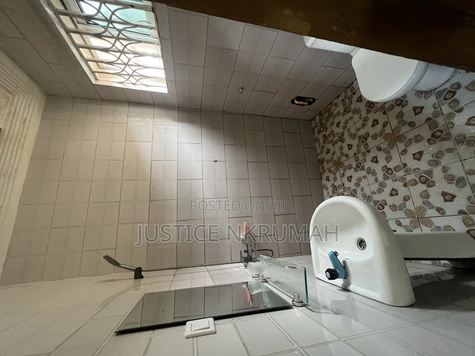 1bdrm Apartment in Mr Justice Estate, Bortiano for rent