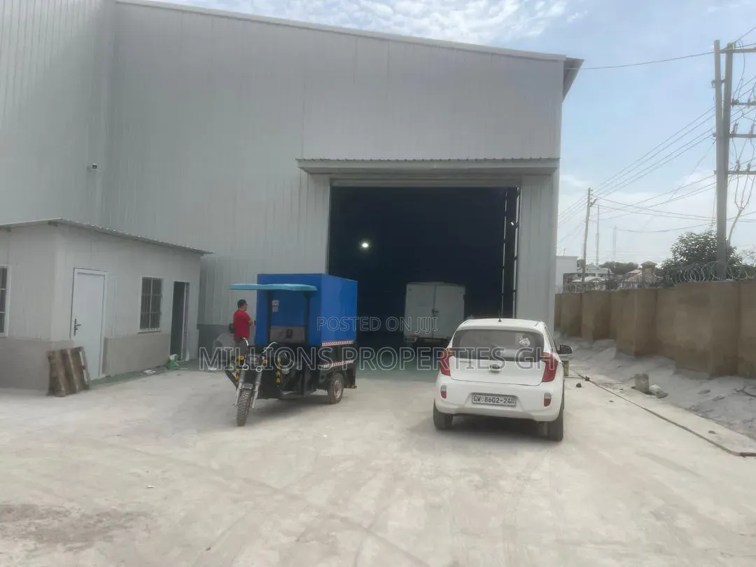 800sqm Warehouses +16bedrooms 4rent Tantra Hills