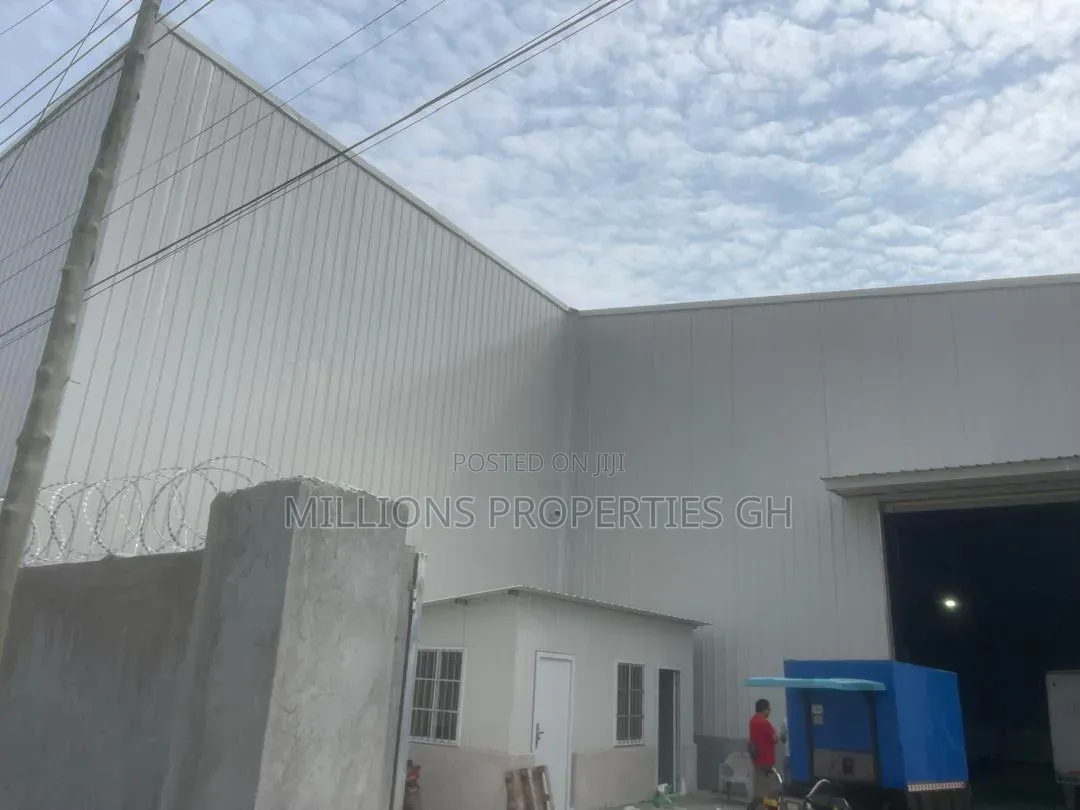 800sqm Warehouses +16bedrooms 4rent Tantra Hills
