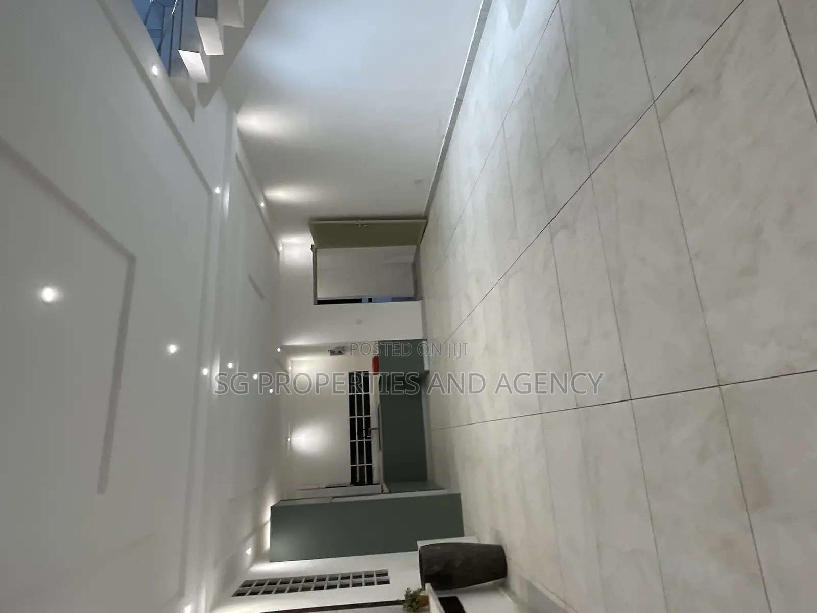 2bdrm Townhouse / Terrace in Lashibi, Sakumono for rent