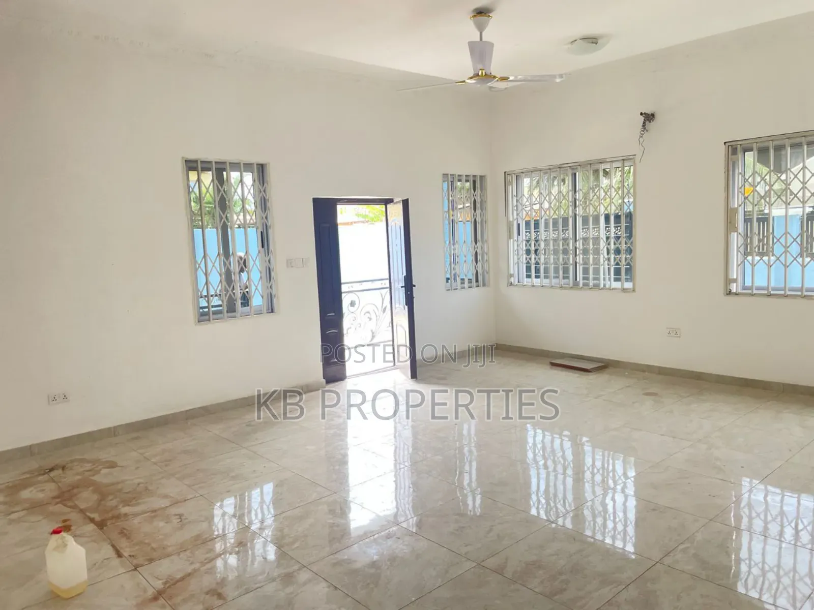 3bdrm House in Kb Properties, Spintex for rent