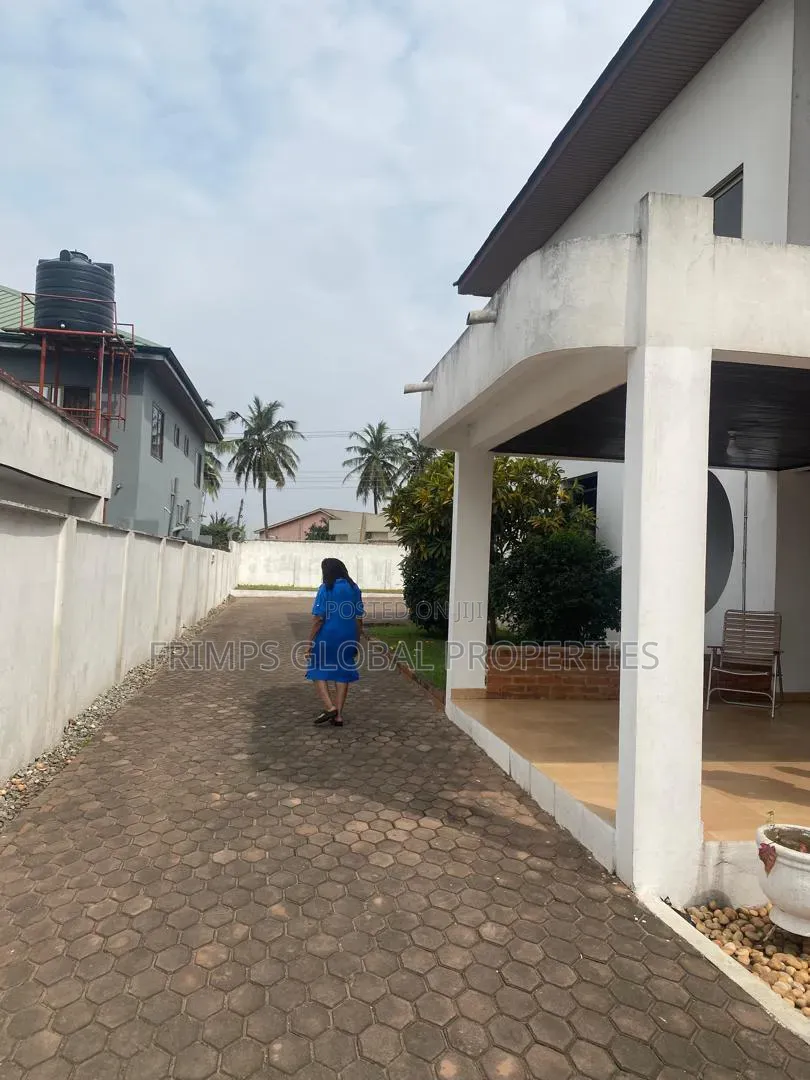 2am Plots With 7 Bedroom House at Achimota Mall Area