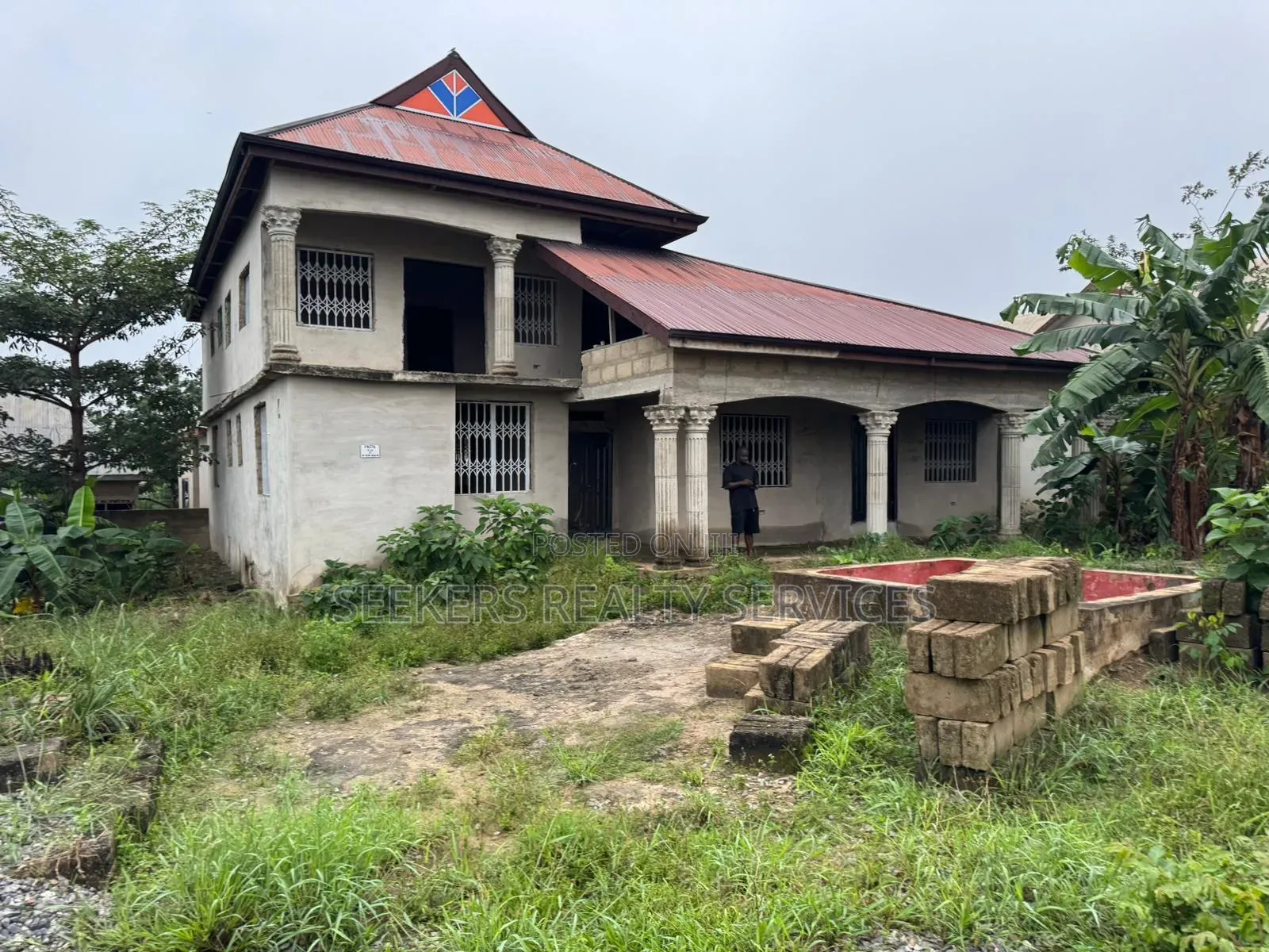 7bdrm House in Seekers Realty, Kumasi Metropolitan for sale