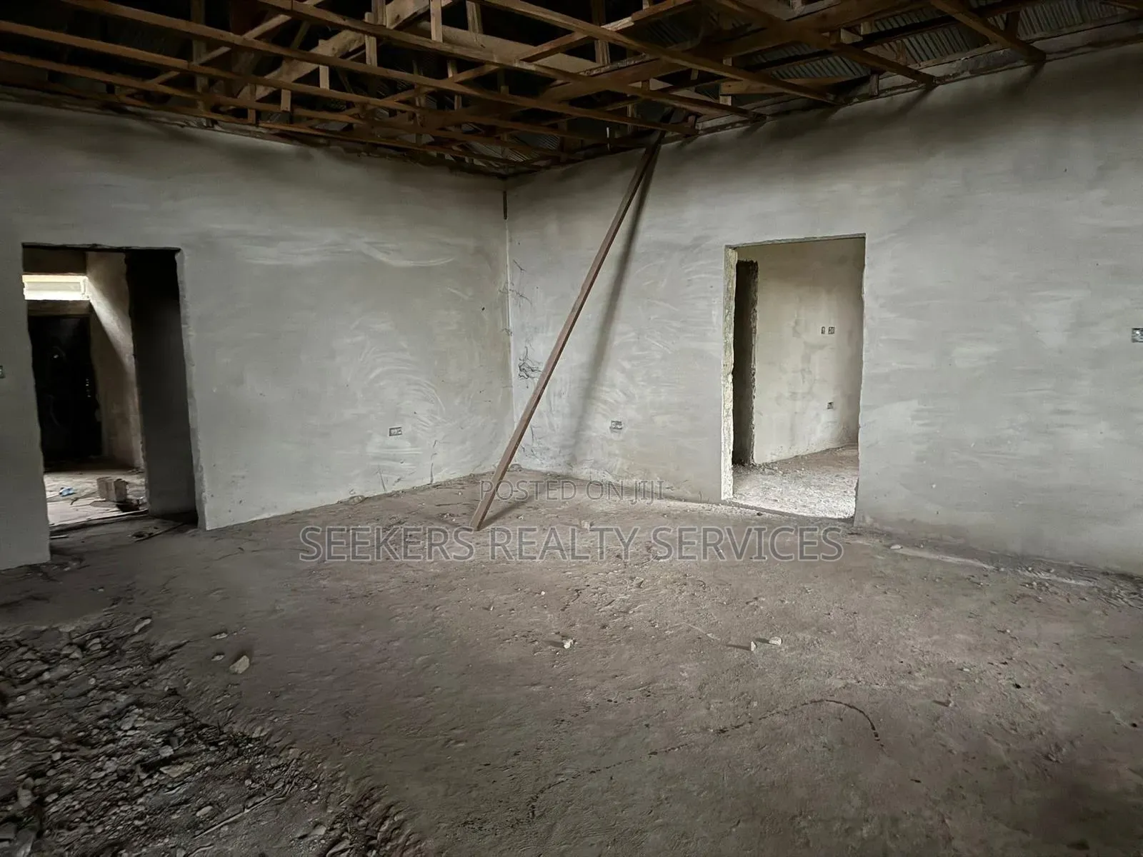 7bdrm House in Seekers Realty, Kumasi Metropolitan for sale