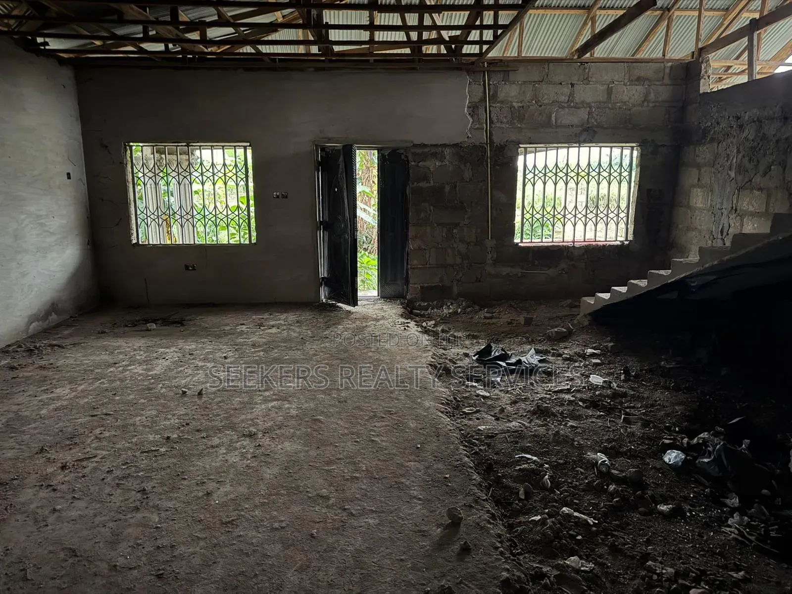 7bdrm House in Seekers Realty, Kumasi Metropolitan for sale