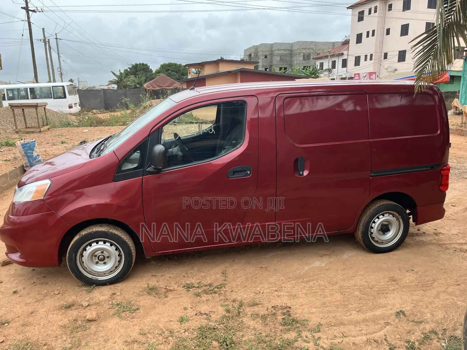 New Nissan NV200 2017 Red