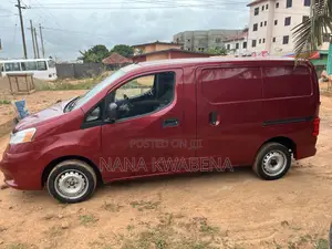 New Nissan NV200 2017 Red