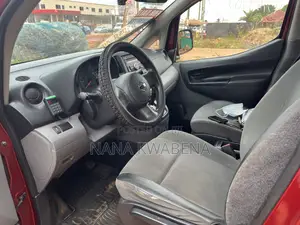 New Nissan NV200 2017 Red