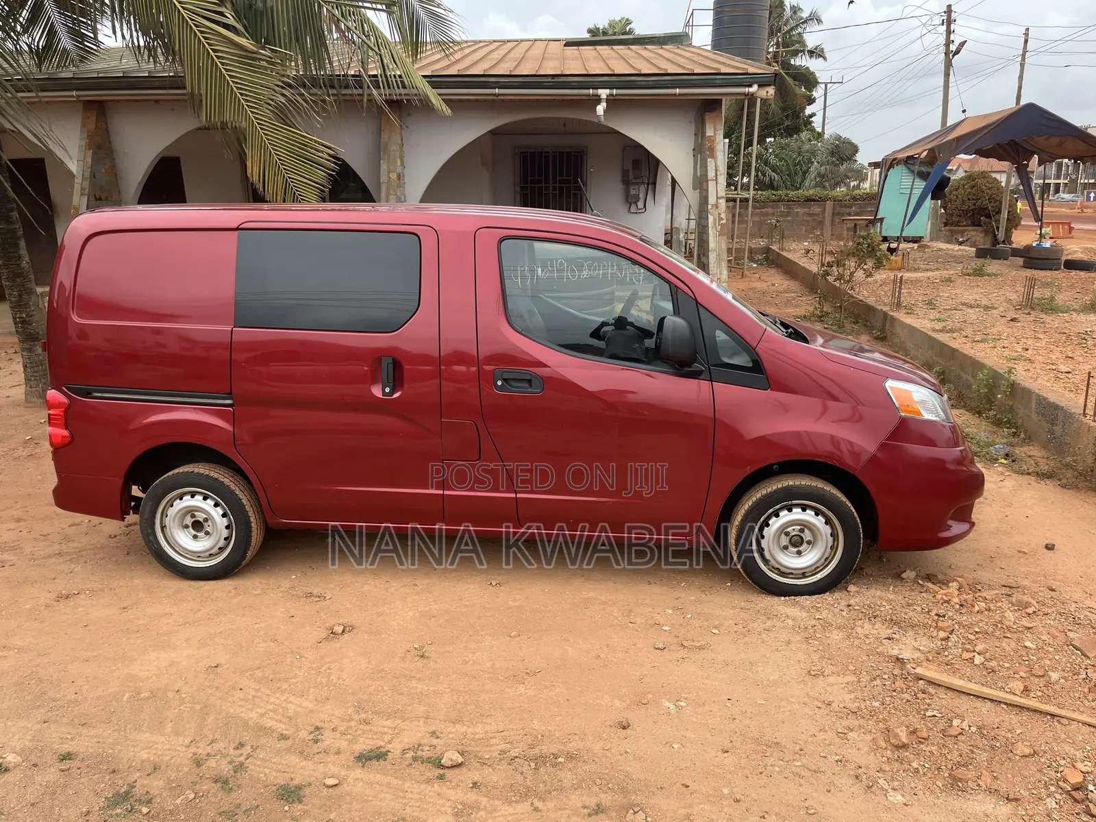 New Nissan NV200 2017 Red
