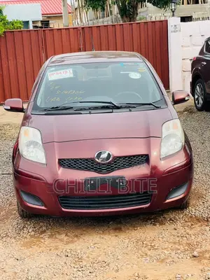 Toyota Vitz 1.0 FWD 5dr 2010 Brown