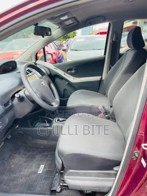 Toyota Vitz 1.0 FWD 5dr 2010 Brown