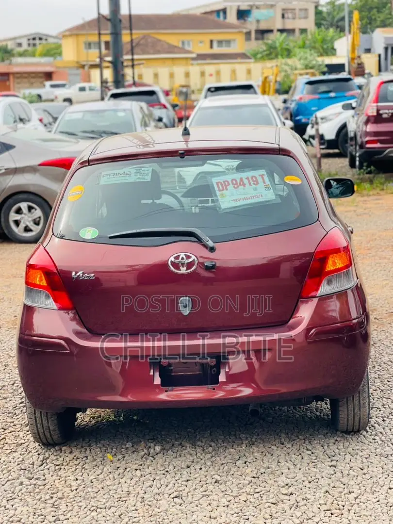 Toyota Vitz 1.0 FWD 5dr 2010 Brown