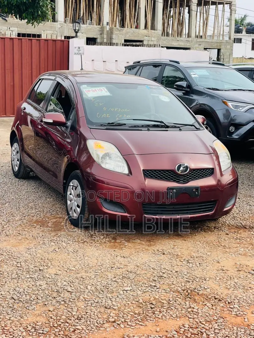 Toyota Vitz 1.0 FWD 5dr 2010 Brown