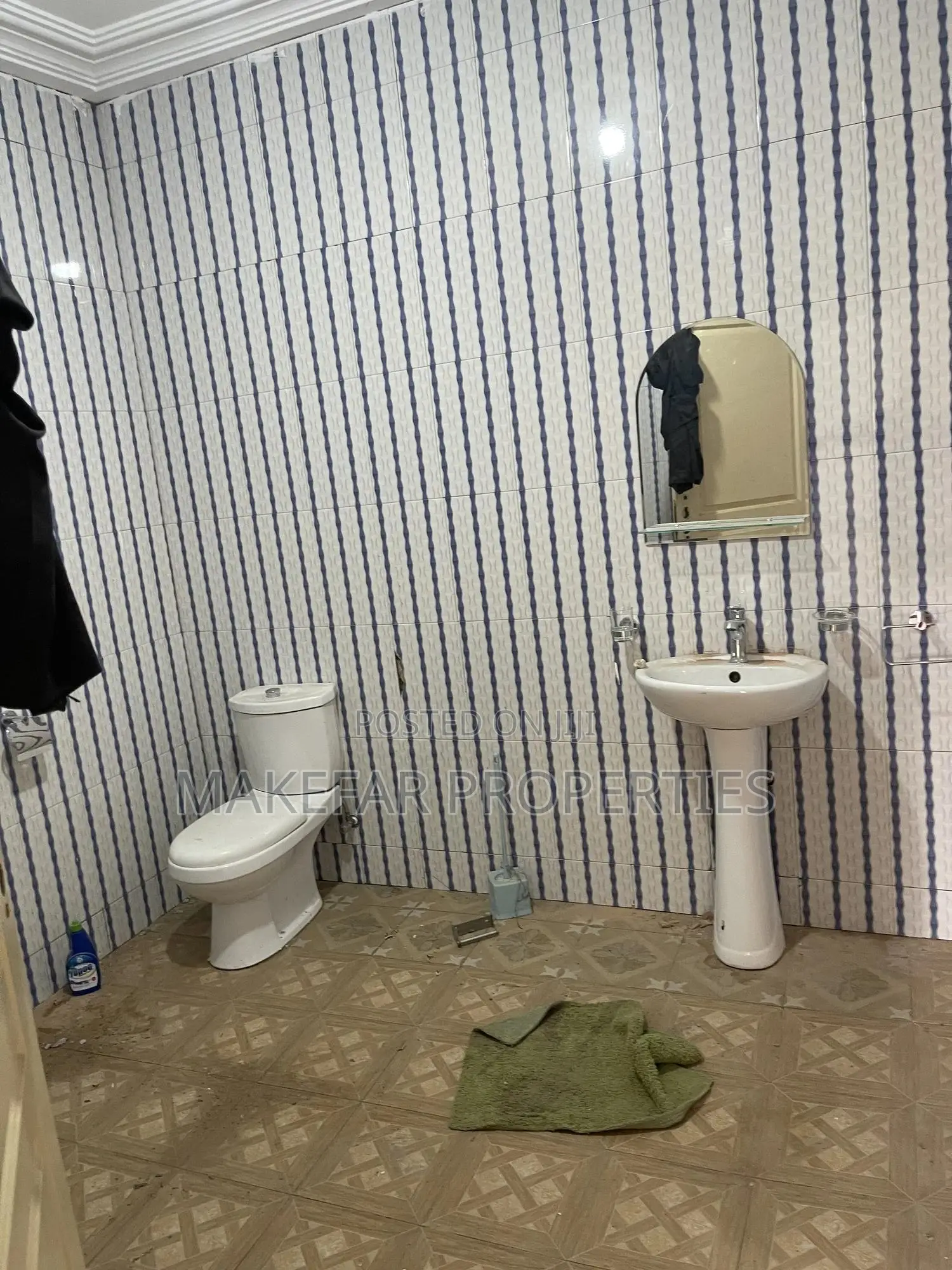 3bdrm House in Lake Side Estate for rent