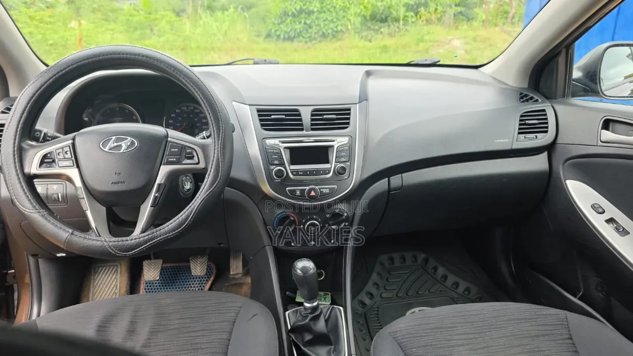Hyundai Accent GS 4dr Hatchback (1.6L 4cyl 6A) 2015 Brown
