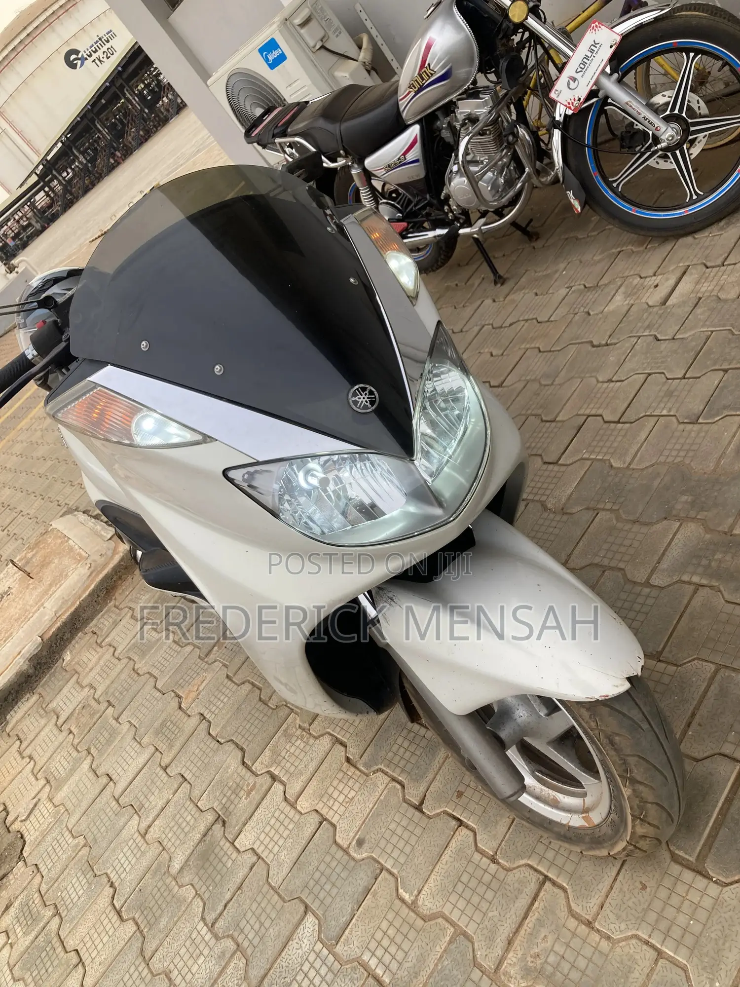 Yamaha Majesty 2020 White