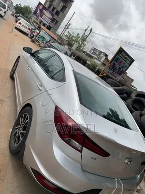 Hyundai Elantra SE 2019 Silver