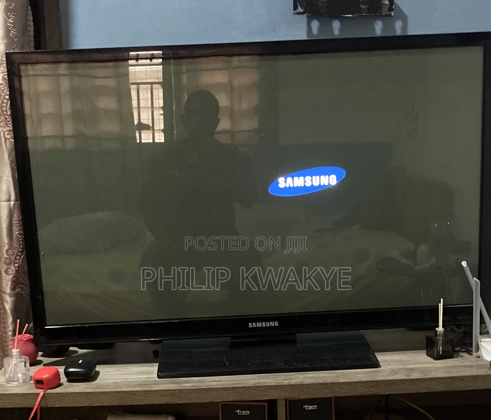 Samsung 43 Inches Clean and Neat