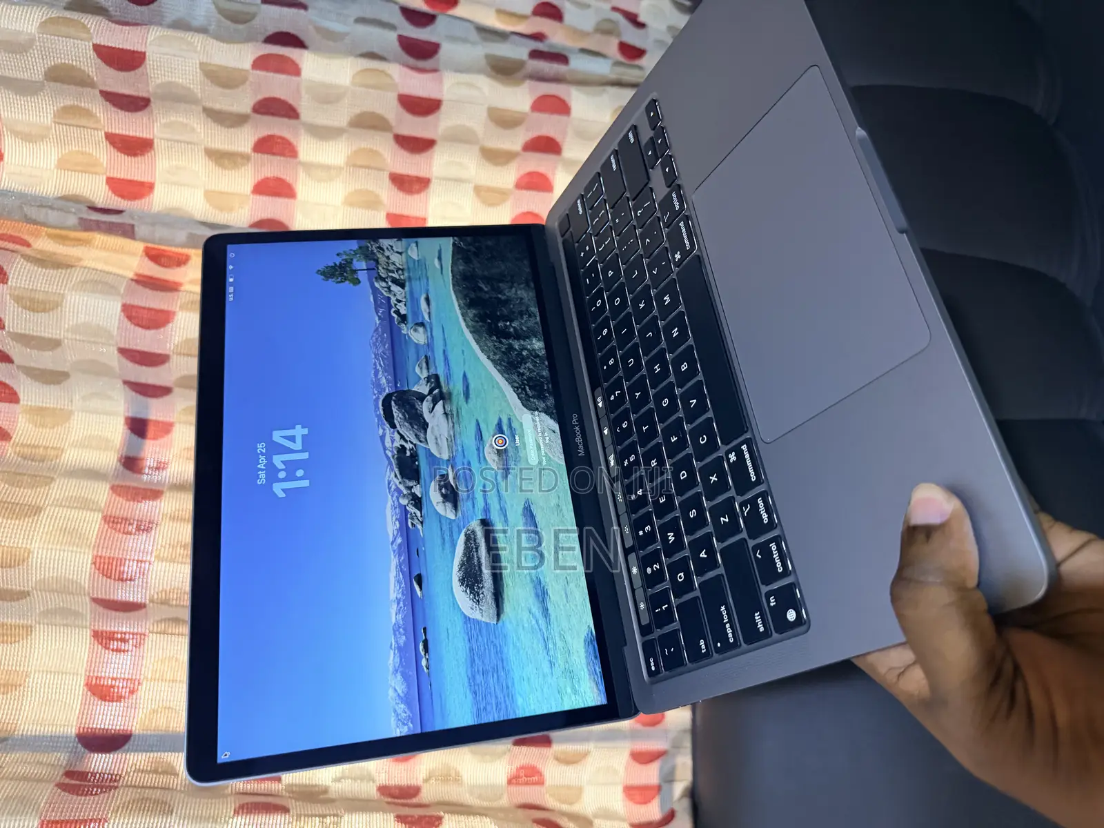 Laptop Apple MacBook Pro 2022 M2 8GB Apple M2 SSD 256GB