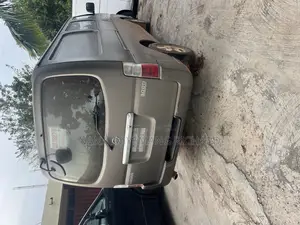 Nissan Caravan (Urvan) 2010 Silver