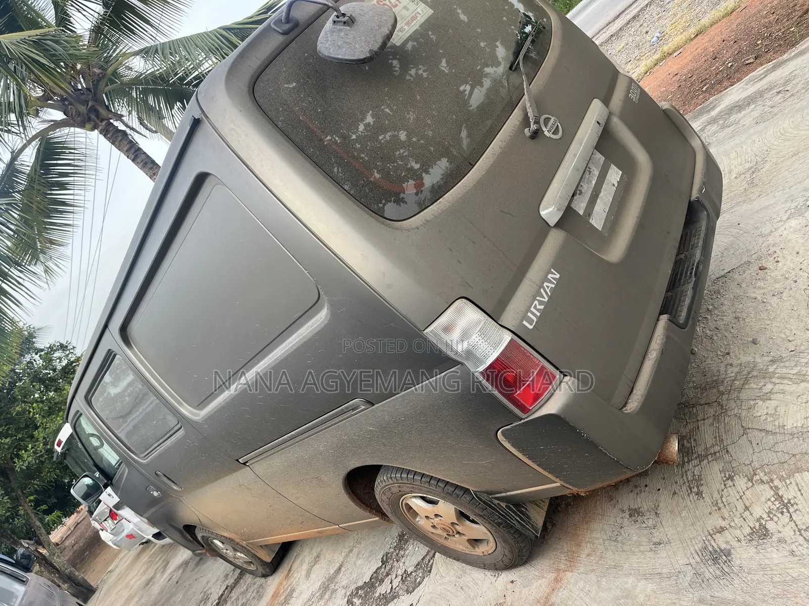 Nissan Caravan (Urvan) 2010 Silver