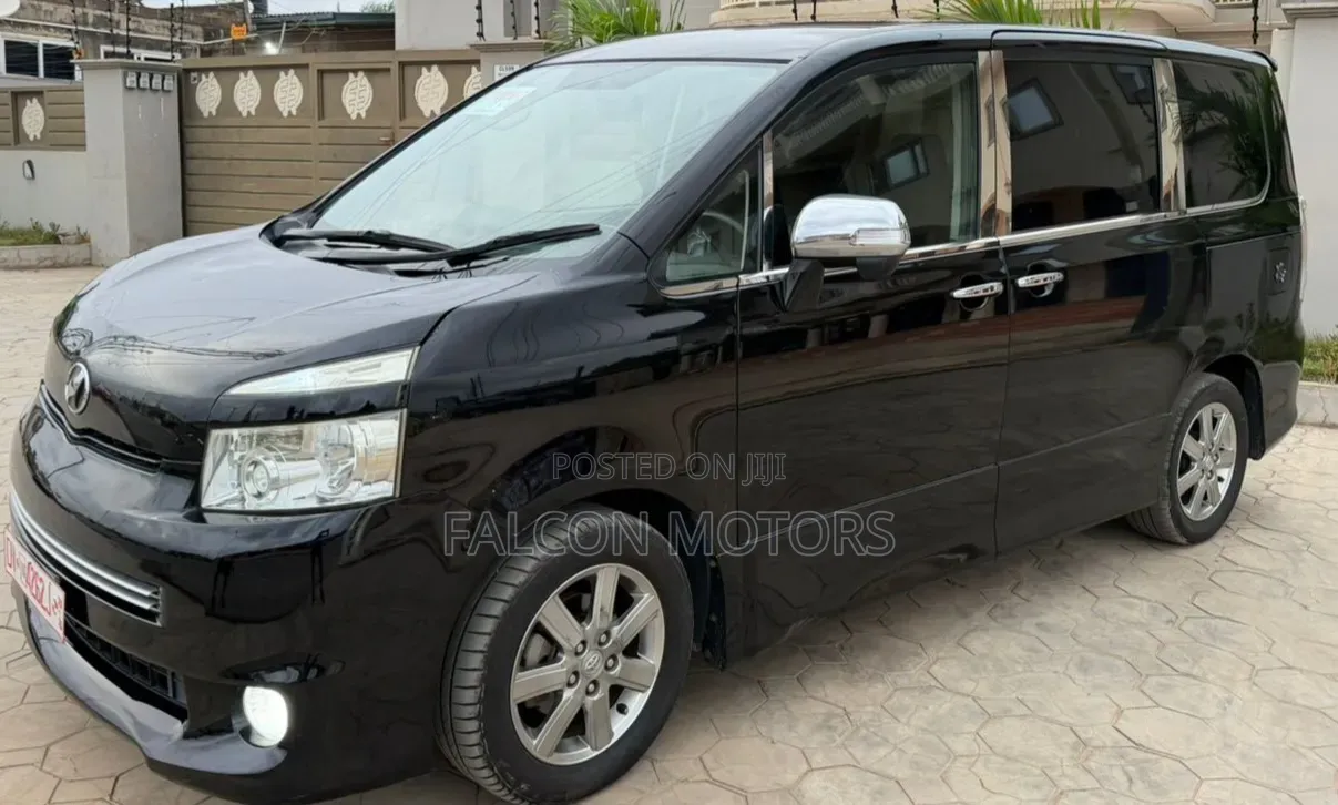 Toyota Voxy 2012 Black